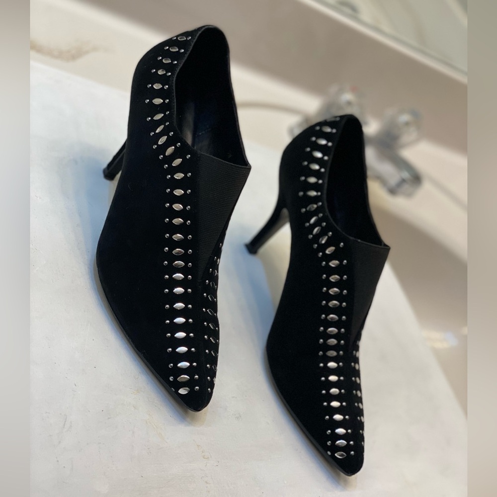 VANELI ZOEY Black Suede Studded ankles boots size 9M excellent condition perfect - Picture 2 of 12